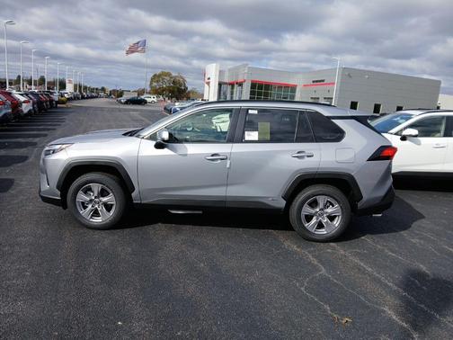 2025 Toyota RAV4 Hybrid XLE