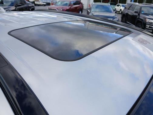 2025 Toyota RAV4 Hybrid XLE Premium