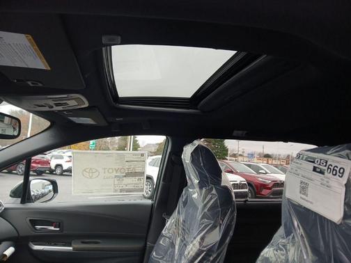 2025 Toyota Sienna Woodland Edition