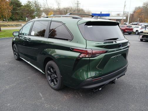 2025 Toyota Sienna Woodland Edition