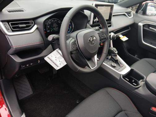 2025 Toyota RAV4 Hybrid SE