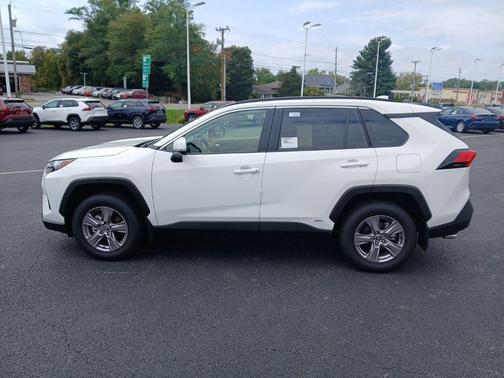 2025 Toyota RAV4 Hybrid XLE