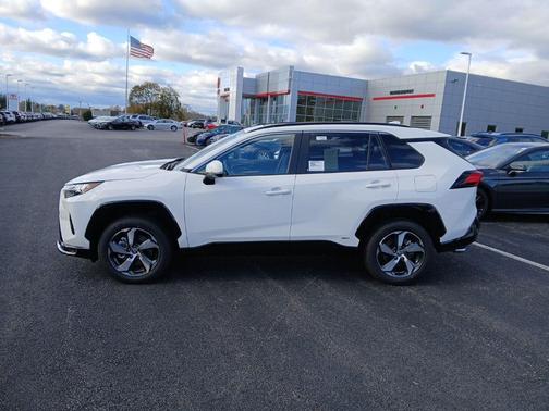 2025 Toyota RAV4 Hybrid SE