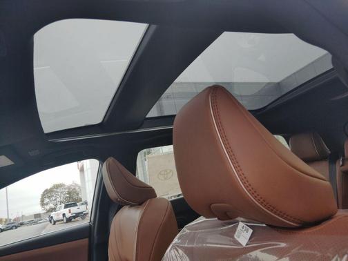 2025 Toyota Crown Signia Limited