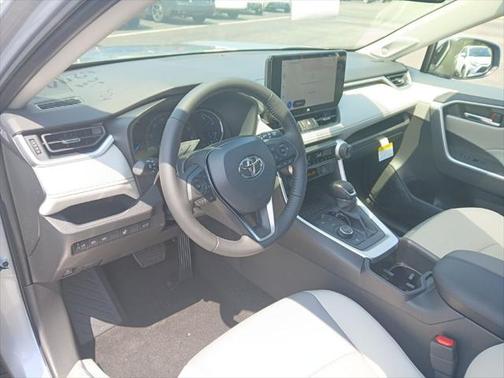 2025 Toyota RAV4 Hybrid XLE Premium