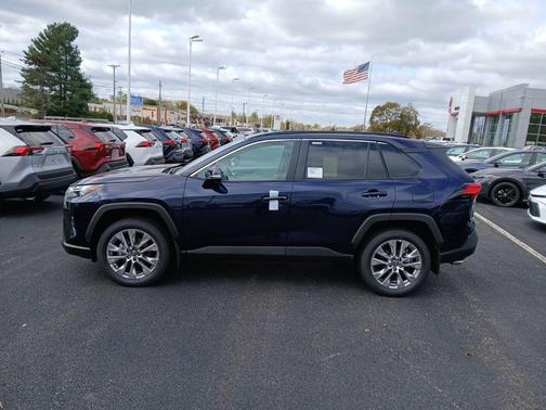 2025 Toyota RAV4 XLE Premium