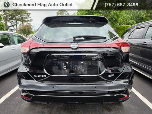 Super Black 2023 Nissan Kicks SR