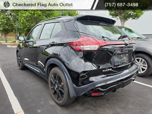 Super Black 2023 Nissan Kicks SR