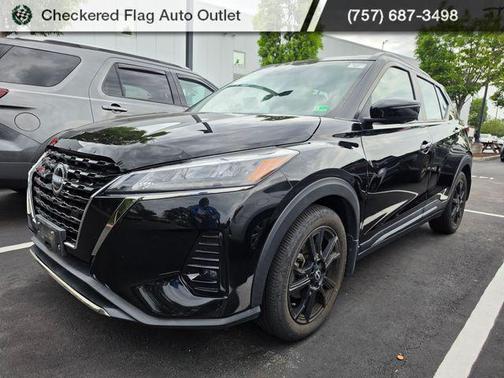 Super Black 2023 Nissan Kicks SR