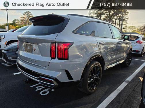 Wolf Gray 2022 Kia Sorento SX