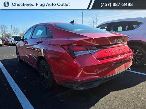 2022 Hyundai ELANTRA SEL