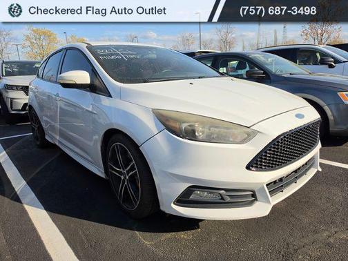 OXFORD WHITE 2015 Ford Focus ST