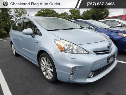2014 Toyota Prius v Five
