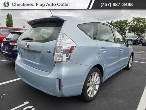 2014 Toyota Prius v Five