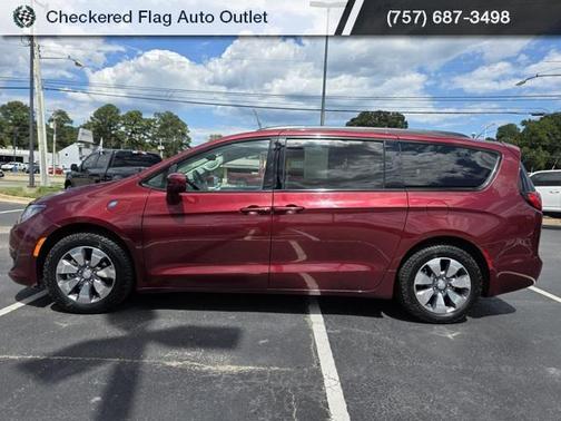 2018 Chrysler Pacifica Hybrid Touring Plus