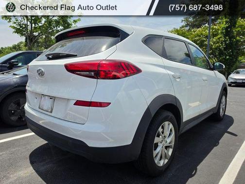 Dazzling White 2019 Hyundai TUCSON SE
