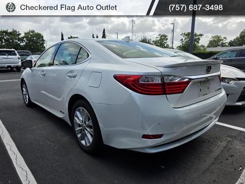 2015 Lexus ES 300h Base