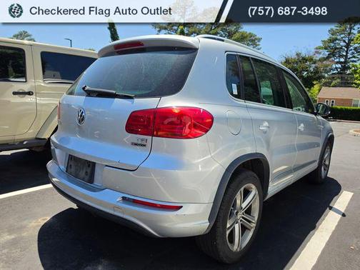 Reflex Silver Metallic 2017 Volkswagen Tiguan 2.0T S 4MOTION