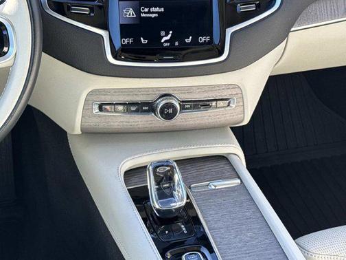 2022 Volvo XC90 Recharge Plug-In Hybrid T8 Inscription 6 Passenger