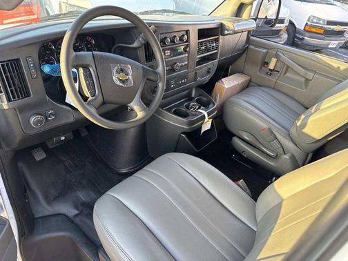 2025 Chevrolet Express 2500 RWD 2500 Regular Wheelbase WT