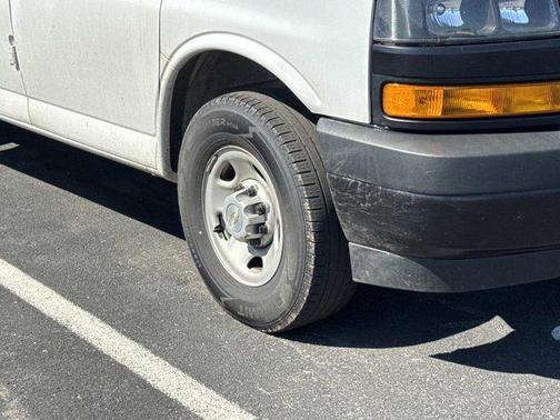 Summit White 2024 Chevrolet Express 2500 RWD 2500 Regular Wheelbase WT