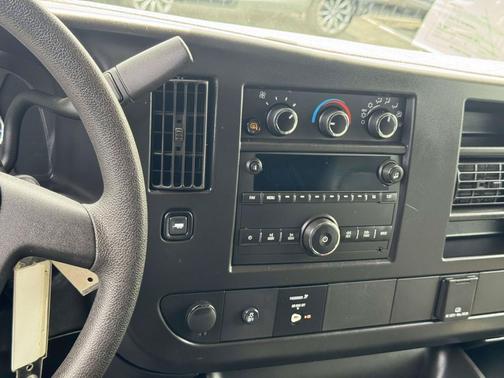 Summit White 2024 Chevrolet Express 2500 Work Van