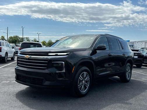 Mosaic Black Metallic 2025 Chevrolet Traverse LT