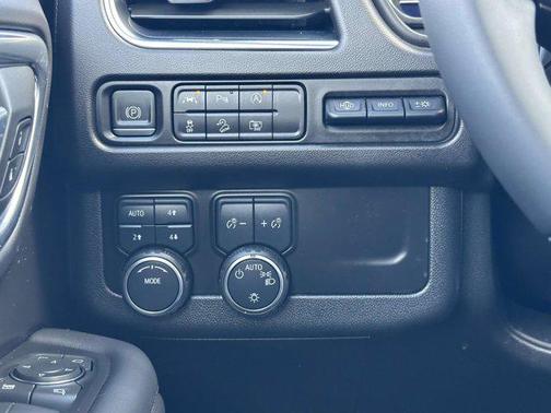 2024 Chevrolet Suburban 4WD High Country