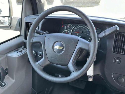 2025 Chevrolet Express 3500 RWD 3500 Regular Wheelbase WT