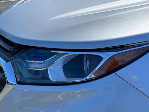 Silver Ice Metallic 2020 Chevrolet Equinox 1LT