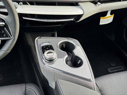 2025 Cadillac OPTIQ Luxury 2 AWD