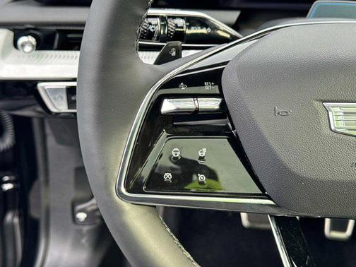 2025 Cadillac OPTIQ Luxury 2 AWD