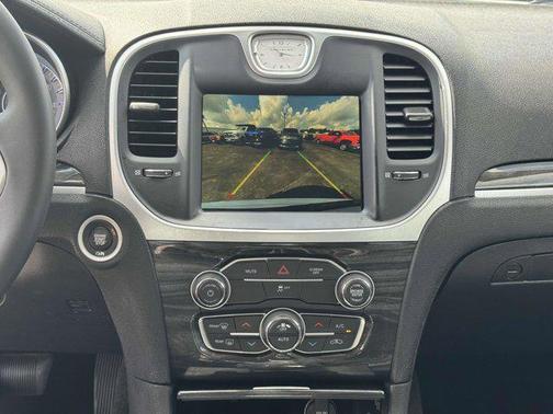 2022 Chrysler 300 Touring