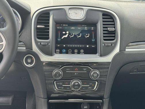 2022 Chrysler 300 Touring