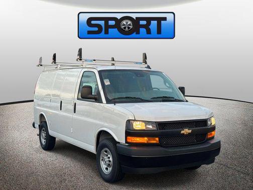 GAZ SUMMIT WHITE 2026 Chevrolet Express 2500 LT