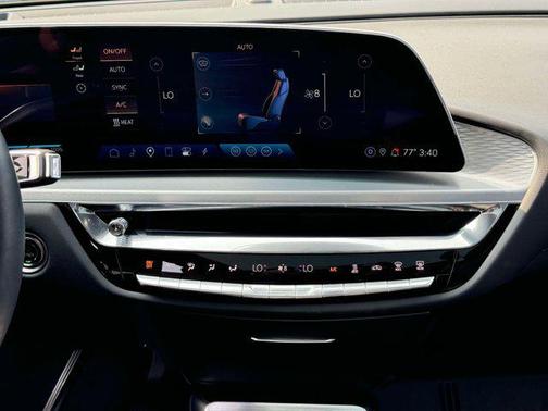 2024 Cadillac LYRIQ Luxury w/1SE