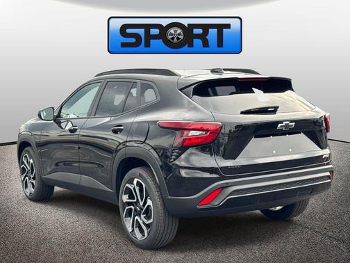 Mosaic Black Metallic 2026 Chevrolet Trax FWD 2RS