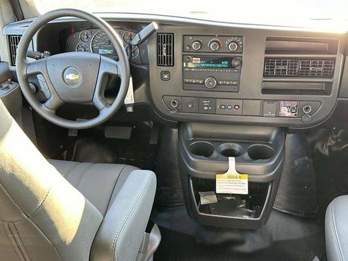 2025 Chevrolet Express 2500 RWD 2500 Regular Wheelbase WT