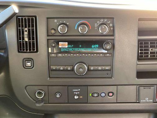 2025 Chevrolet Express 2500 RWD 2500 Regular Wheelbase WT