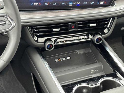 2026 Chevrolet Suburban Z71, 4WD