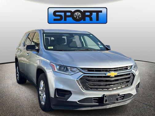 Silver Ice Metallic 2018 Chevrolet Traverse LS