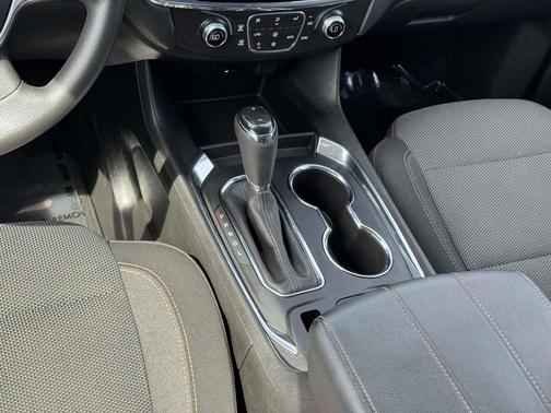 Silver Ice Metallic 2018 Chevrolet Traverse LS