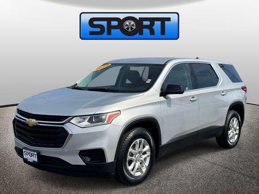 Silver Ice Metallic 2018 Chevrolet Traverse LS