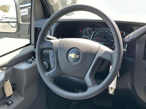 2025 Chevrolet Express 2500 RWD 2500 Regular Wheelbase WT