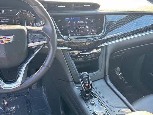 2025 Cadillac XT6 Premium Luxury FWD