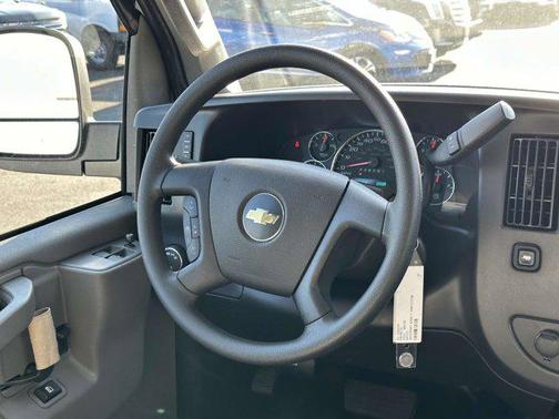 2025 Chevrolet Express 2500 RWD 2500 Regular Wheelbase WT