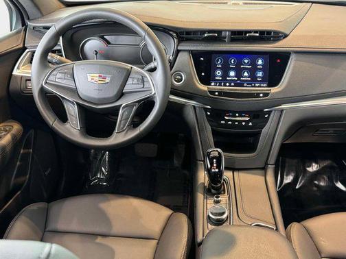 2024 Cadillac XT5 Luxury