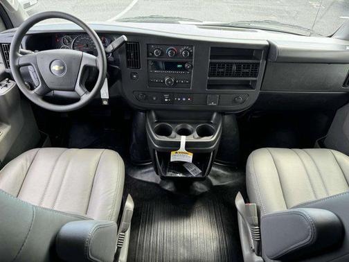 2025 Chevrolet Express 2500 RWD 2500 Regular Wheelbase WT
