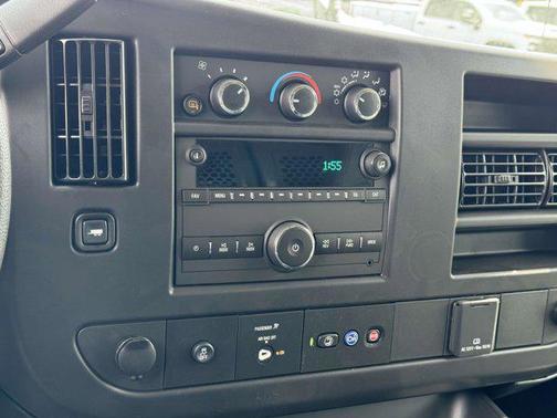 2025 Chevrolet Express 2500 RWD 2500 Regular Wheelbase WT
