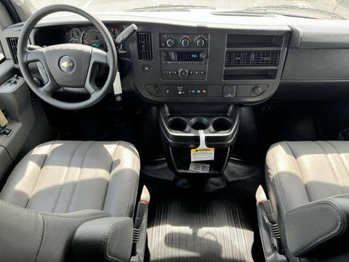 2025 Chevrolet Express 2500 RWD 2500 Regular Wheelbase WT